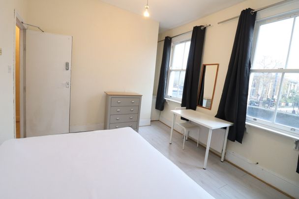 Room in a Shared Flat, Cambridge Heath Road, E2 - Photo 1