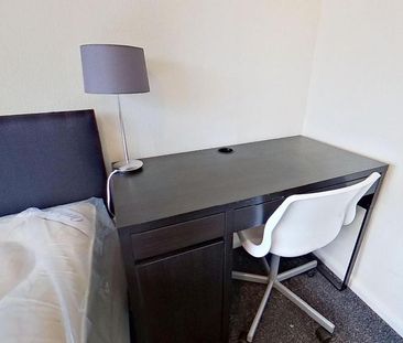 4 bedroom terraced house to rent - Photo 4