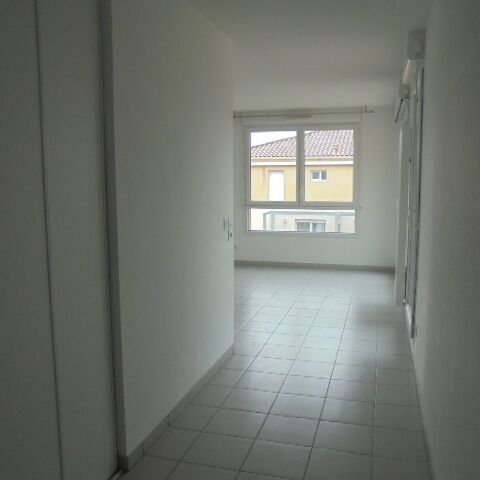 Appartement 4 pièces 82m2 MARSEILLE 12EME 1 290 euros - Photo 1