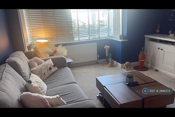 1 bedroom in a house share to rent - Photo 1