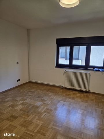 Vila renovata si consolidata, de inchiriat in Piata Dorobanti - Photo 3
