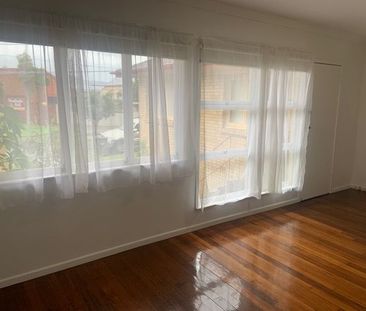 Blissful Comfort and Convenience in Newmarket - Photo 2