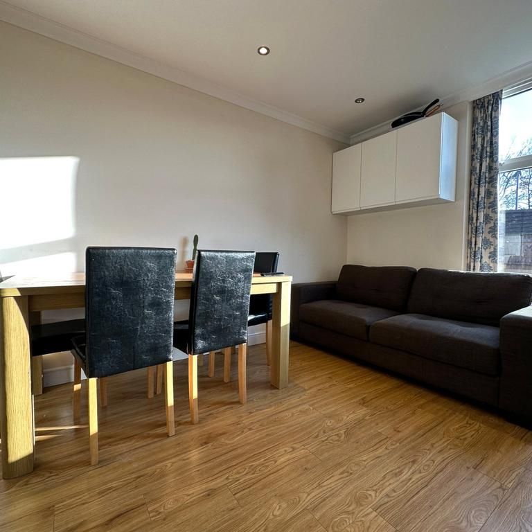 1 bedroom in a house share to rent - Photo 1