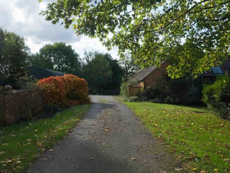 2 bedroom barn conversion to let - Photo 5