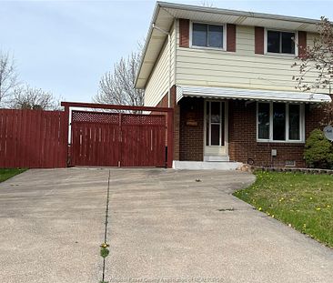 For Lease - 9760 LYNNGROVE Crescent, Windsor, Ontario - Photo 6