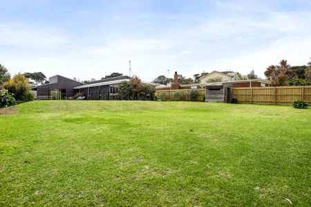 8 Charlton Court , - Photo 3