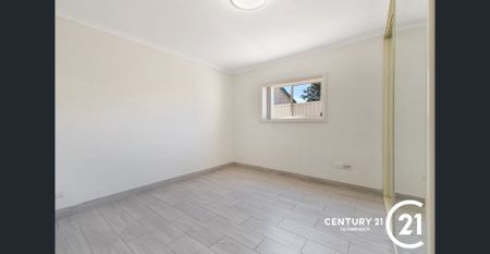 Hurry! This Won't Last Long! - Photo 3