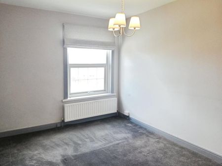 3 bedroom end of terrace house to rent - Photo 4