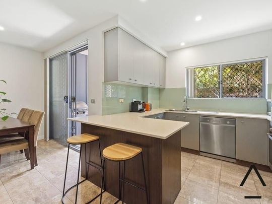 Private Modern Garden Apartment in Central Location - Photo 1