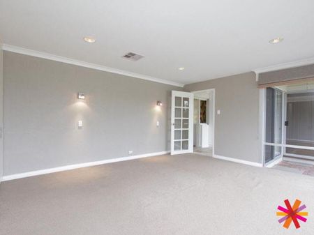 FAMILY HOME - Photo 5