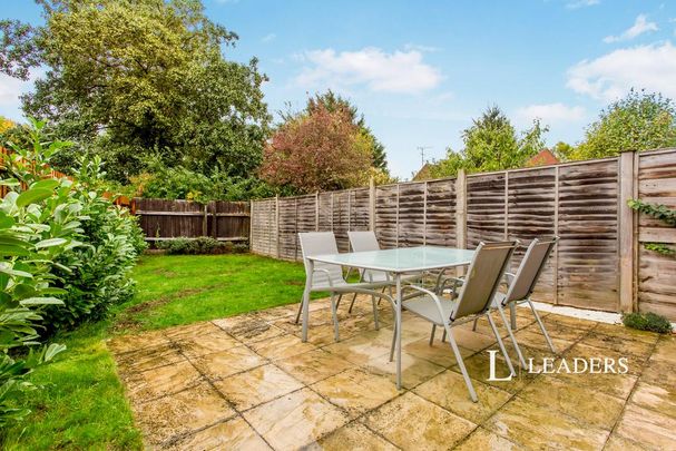 2 bedroom end of terrace house to rent - Photo 1