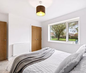 3 bedroom detached bungalow to rent - Photo 3