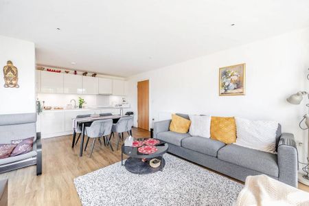 3 bedroom flat to rent - Photo 3