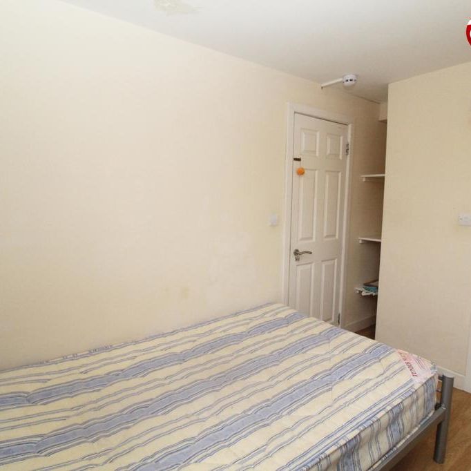 5 bedroom flat share to rent - Photo 1
