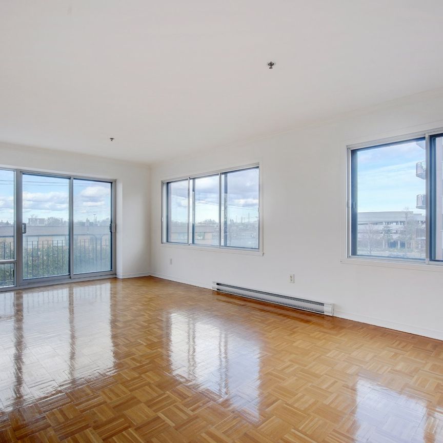 1470 Rue Palerme, Brossard, QC J4W - Photo 1