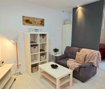 Estudio de alquiler en Carrer de Lluís Sagnier, 50, El Guinardó - Photo 1