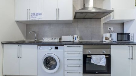 Calle Sueca, Valencia, Valencian Community 46006 - Photo 2