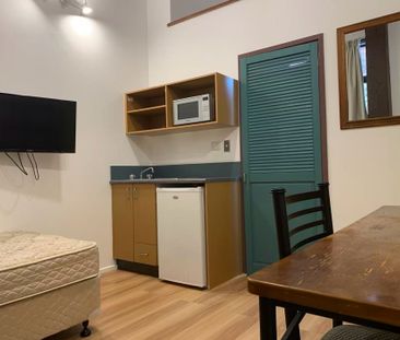 Ideal Apartment for One Person | Fully Furnished | Utilities Included - Photo 4