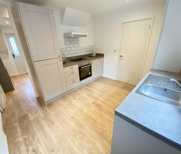 3 bedroom terraced house to rent - Photo 4