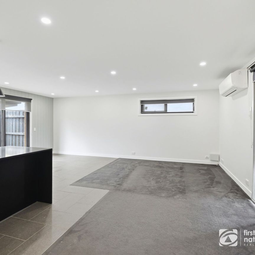 Well-Presented 3 Bedroom Home with Rear Access - Photo 1