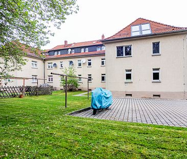 Schöne Altbauwohnung in südlicher Höhenlage. Tageslichtbad, Wohnküche und Übernahme EBK möglich. - Foto 3