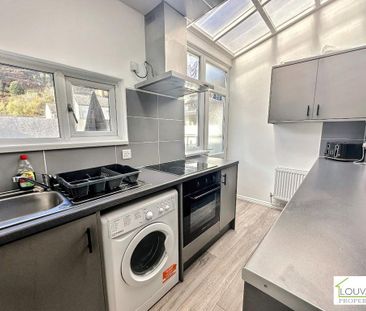 1 bedroom in a house share to rent - Photo 6