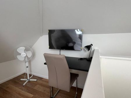 6 bedroom semi-detached house to rent - Photo 3