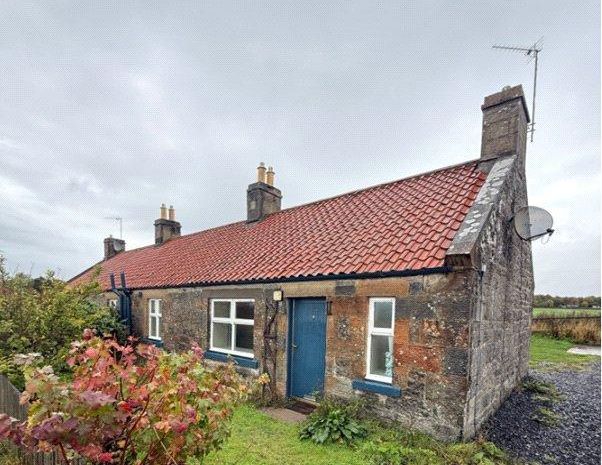 2 bedroom end of terrace house to rent - Photo 1