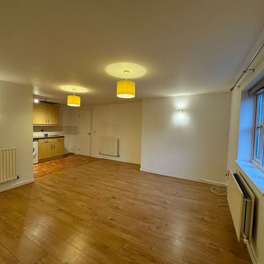 2 bed apartment to rent in Massingham Park, Taunton, TA2 - Photo 1