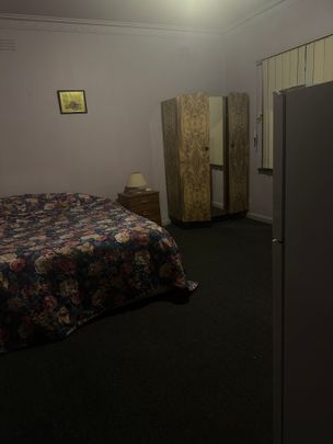 Yarraville - Photo 1