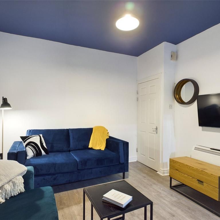 1 bedroom in a house share to rent - Photo 1