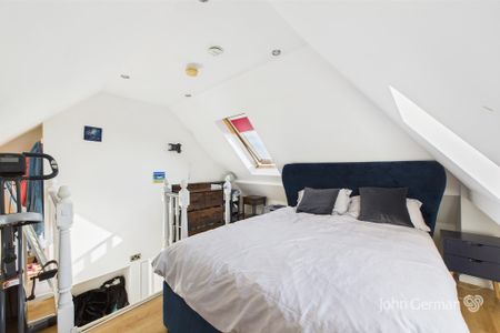 4 bedroom semi-detached to let - Photo 5