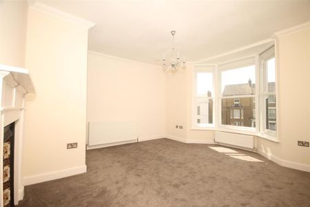 2 bedroom semi-detached house to rent - Photo 3
