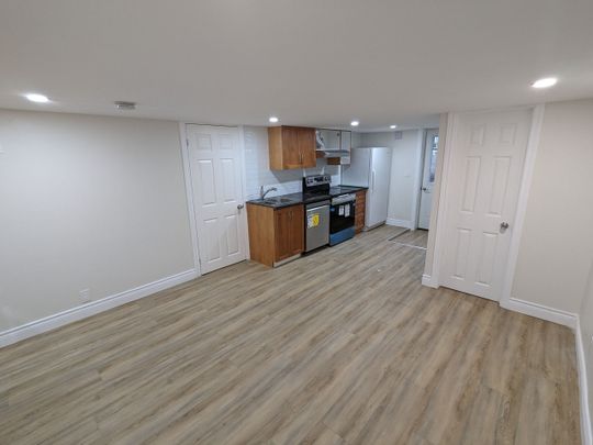 For Lease - 903 Tenth Street Unit# Lower, Mississauga, Ontario - Photo 1