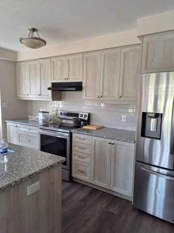 For Lease - 122 Monarch Woods Drive, Kitchener, Ontario - Photo 4