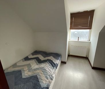 Studio Flat, Buxton Road, LU1 - Photo 1