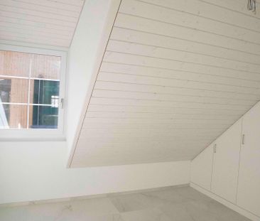 Moderne 3 1/2 Dachwohnung mit zusätzlichem Raum unverbaubare Aussicht - Photo 6