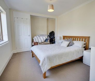 3 bedroom detached house to rent - Photo 3