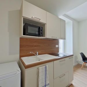 Location Appartement 1 pièce Meublé 20m² POITIERS 86000 - Photo 2
