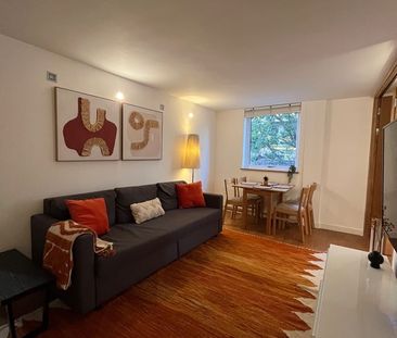 2 Bed Flat, Odhams Walk, WC2H - Photo 1