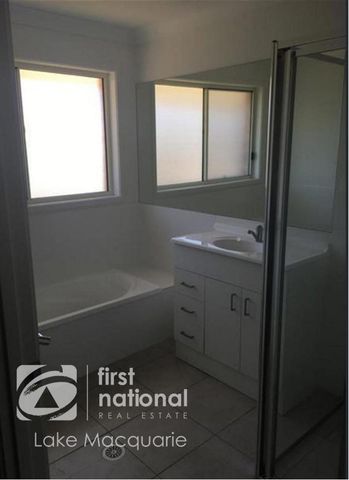 Modern 4-Bedroom Family Home - Photo 3