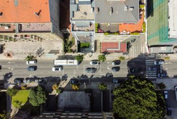 Apartamento T1 com varanda - Novo - Casa da Musica - Rotunda Boavista