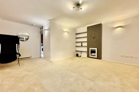 Grange Gardens, WARE - Photo 3