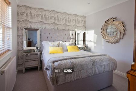 5 bedroom detached house to rent - Photo 4