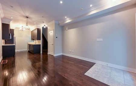 For Lease - 37 Hargrave Lane, Toronto, Ontario - Photo 2