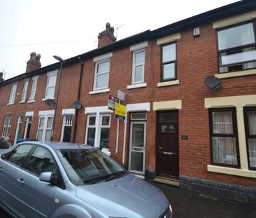 4 bed Mid Terraced House for Rent - Photo 2