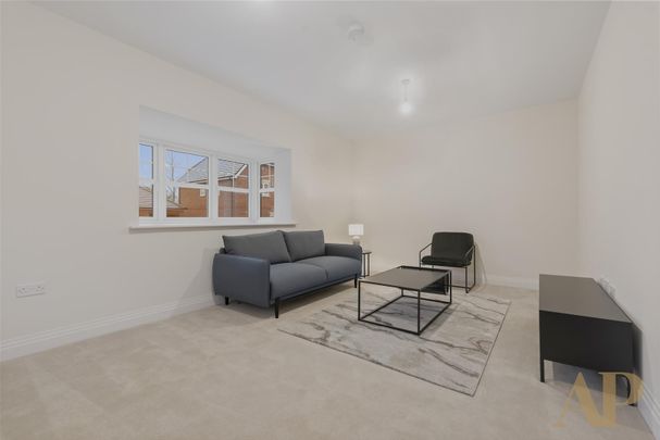 Oakdale Road, Maidenhead - Photo 1