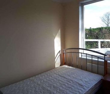 Alderton Crescent, Moor Allerton Leeds, LS17 - Photo 4