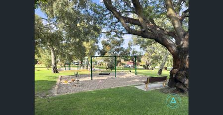 Impressive 4 x 2 + Study Family Home with Space, Style and Comfort - Photo 4