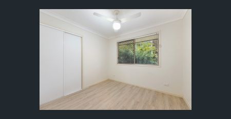 Spacious Family Home on a Large Block! - Photo 5